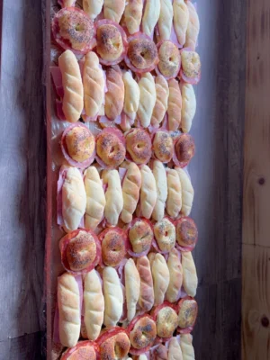 IMG_3369 plateau de mini sandwiches proposés par votre fromagerie aux Echelles